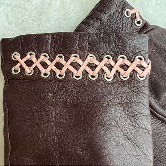 Antonio Murolo Women's Leather Driving Gloves Brown w/Pink Stitching
Size 7 1/2 - Picture 12 of 14